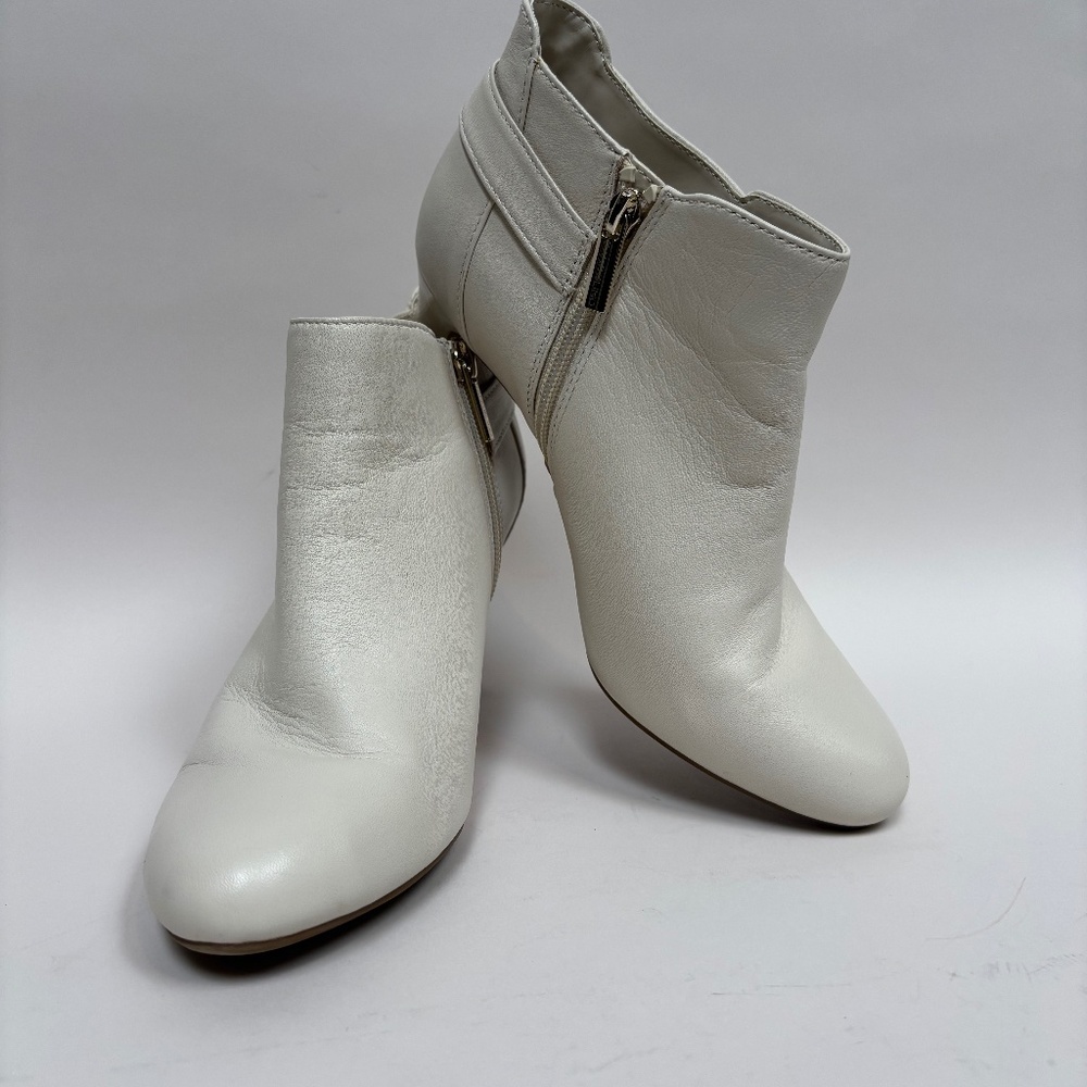 Bandolino Women's Layita Ankle Bootie Off White Size 8M